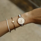 Shop online Original Brands Women Quartz watches Gift sets in UAE 
